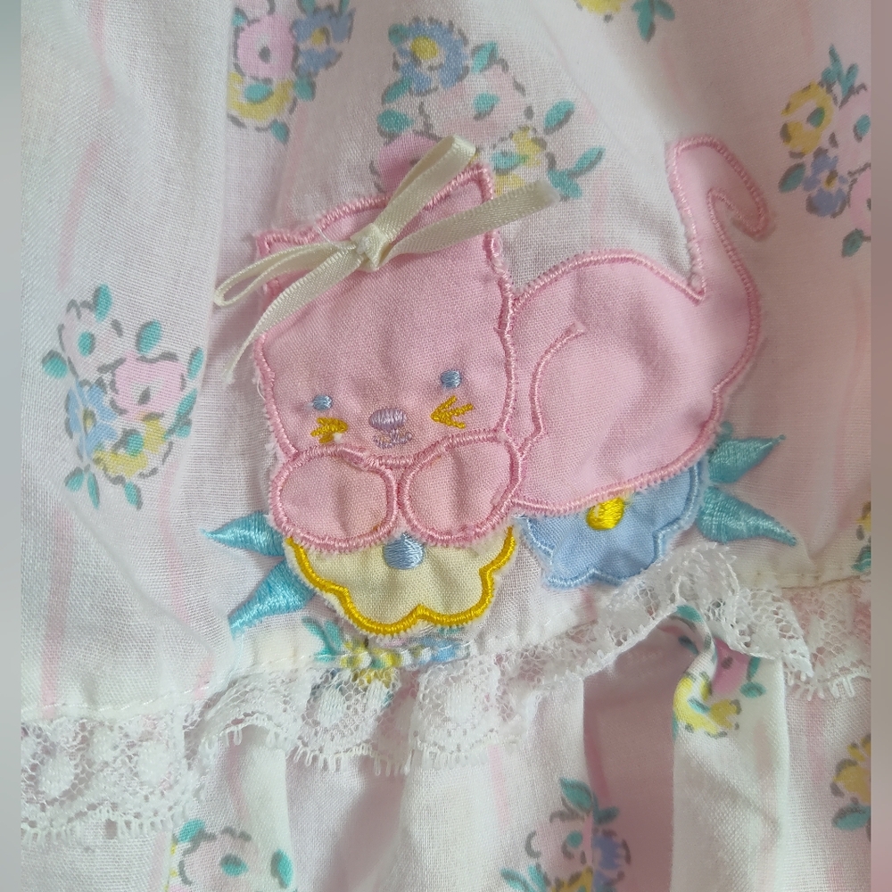 Vintage Mayfair Footed Romper 0-6 Month Kitten Cat Pink Lace Americana Peter Pan - Picture 4 of 15